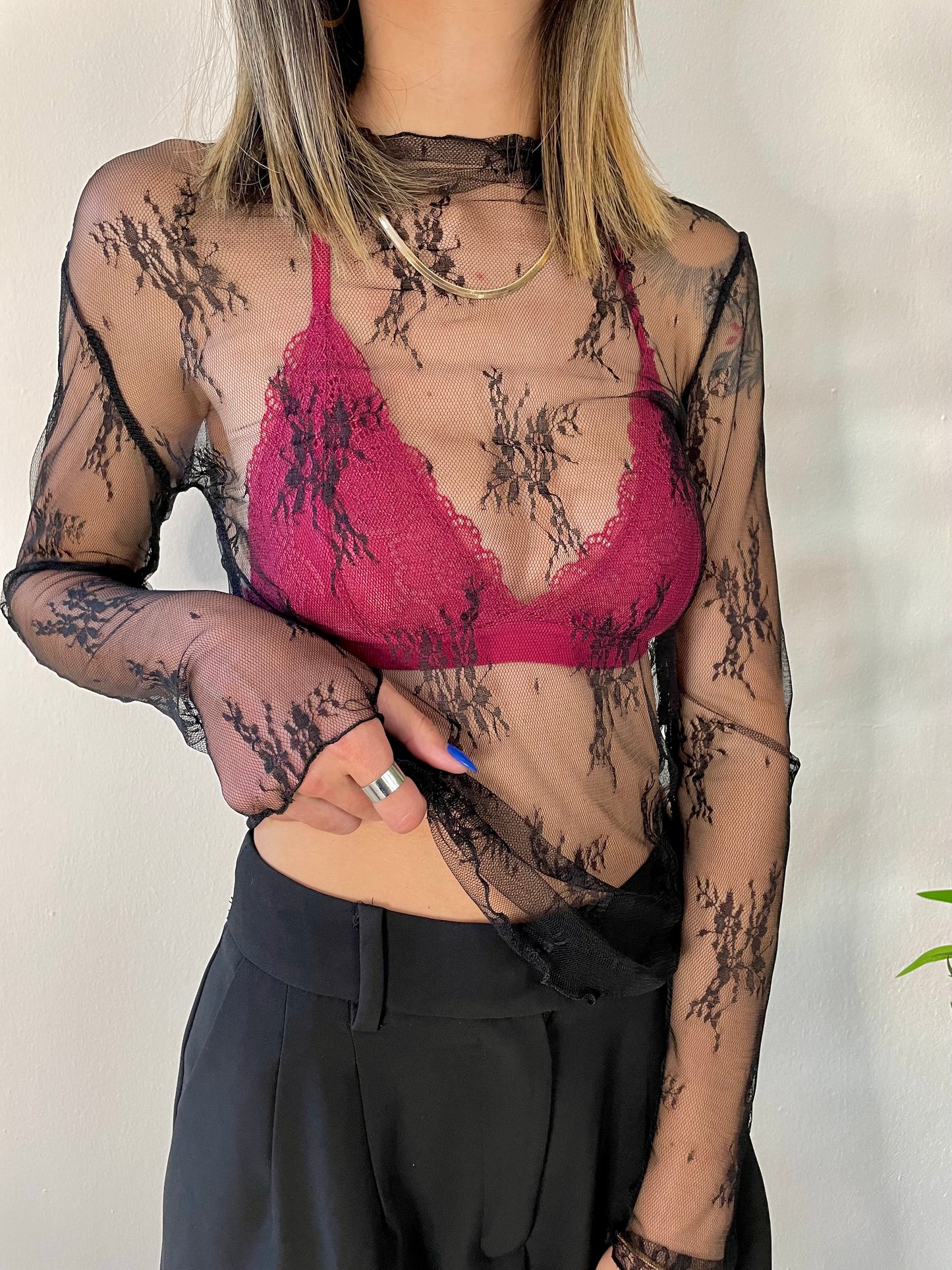 BLACK MESH LONG SLEEVE