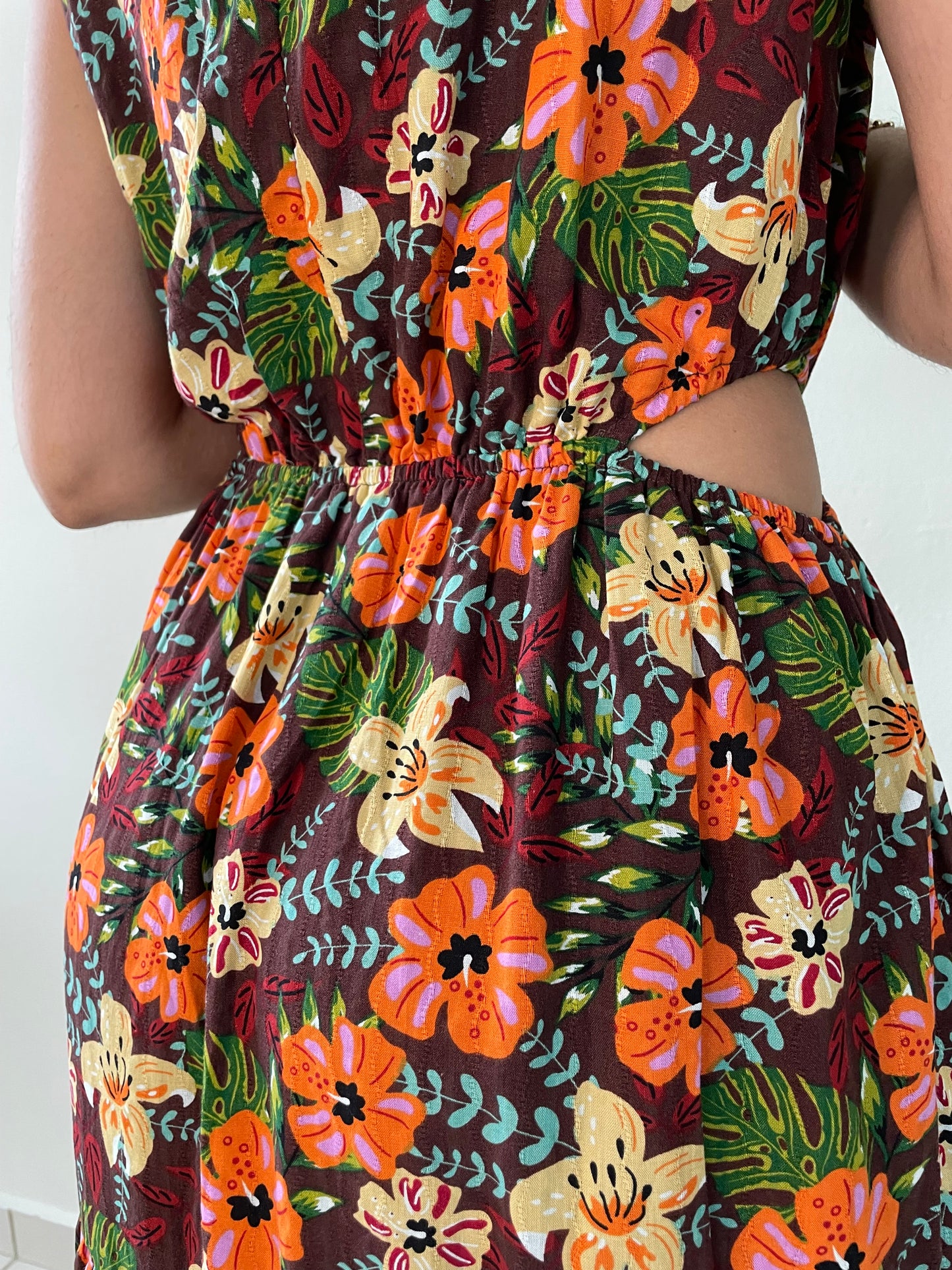 BROWN DRESS