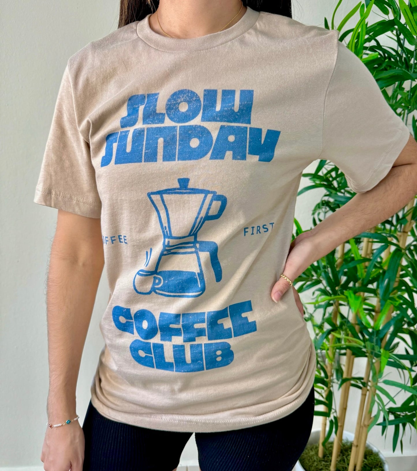 SLOW SUNDAY GRAPHIC TEE