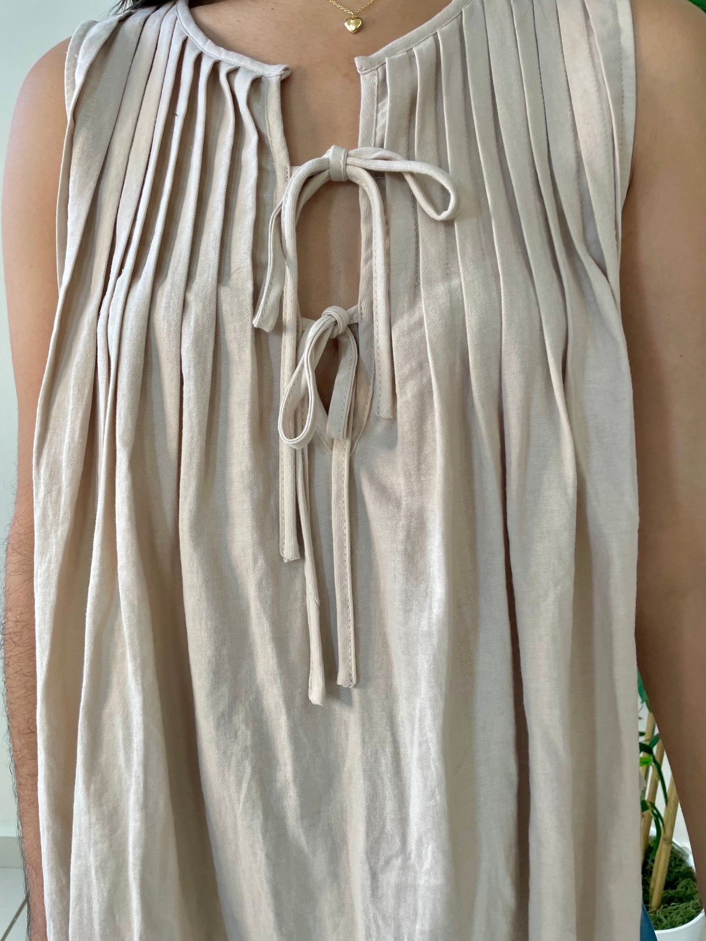 VNECK TOP