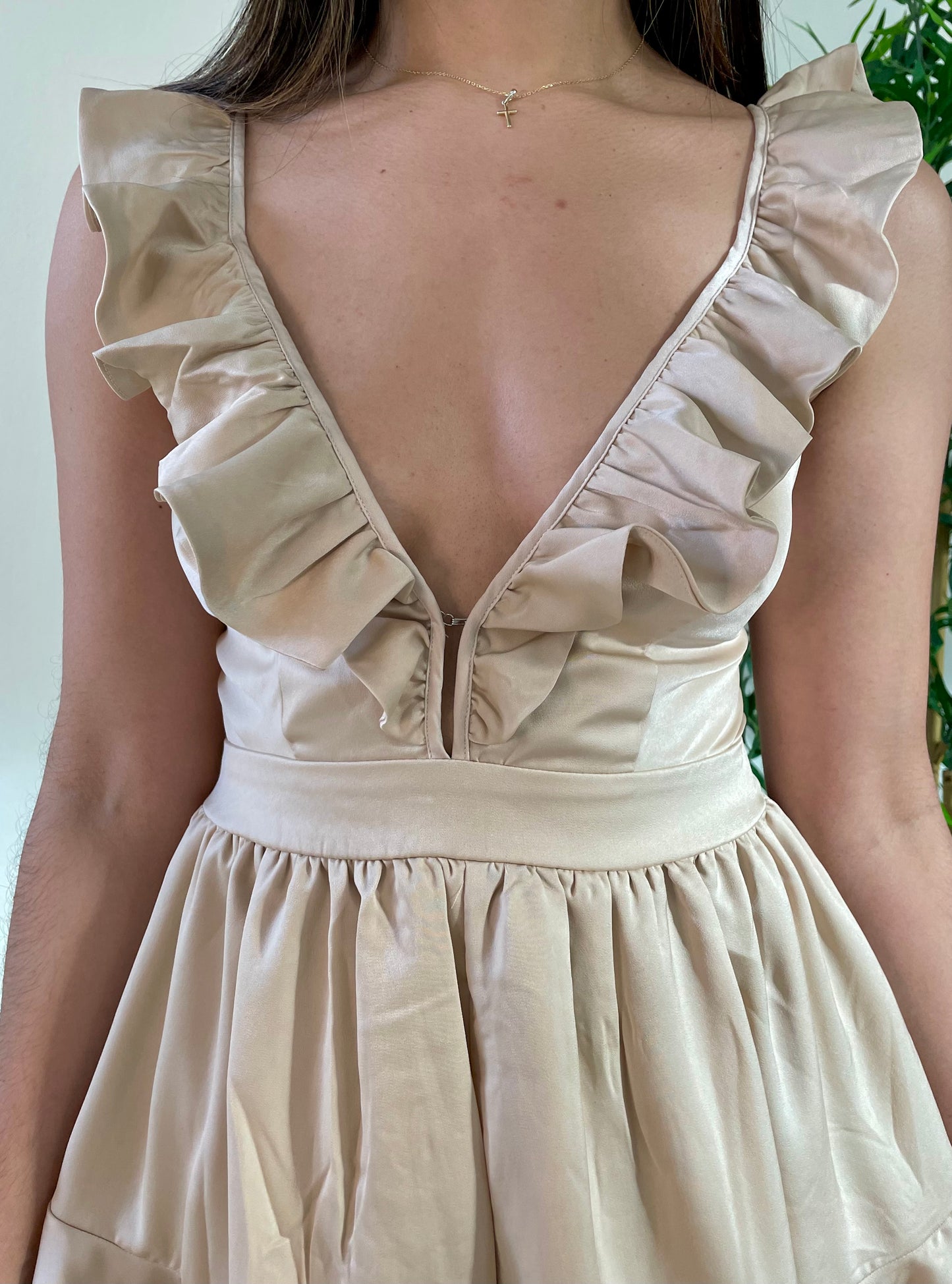 RUFFLE CREAM ROMPER