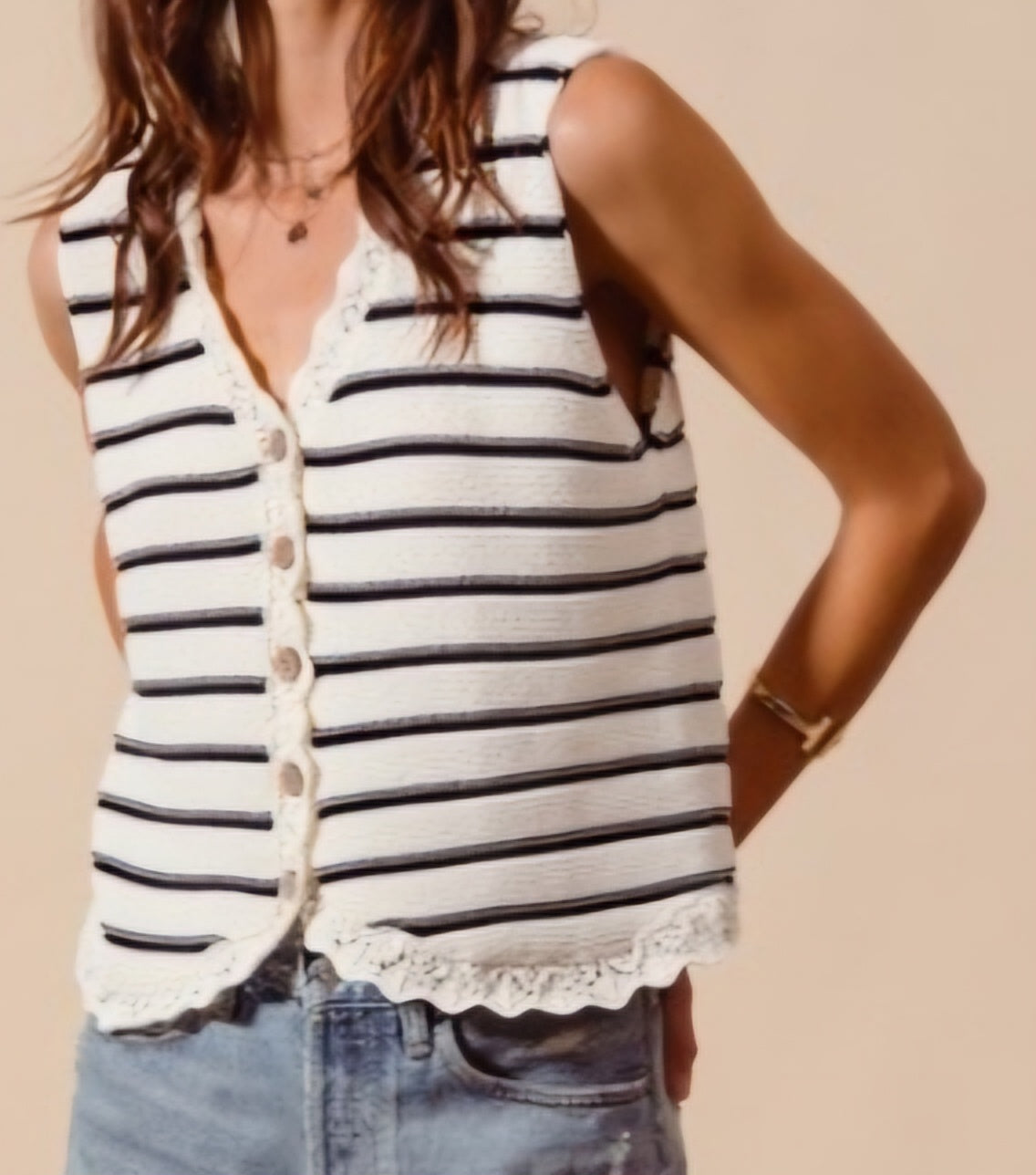 WHITE/BLACK TOP